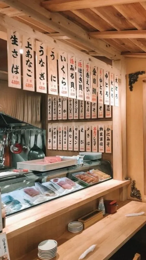 Unik, Resto di Jepang Ini Punya Menu Sushi Terkecil di Dunia