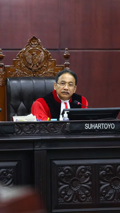 VIDEO: Tegas Ketua MK Suhartoyo Usir Komisioner Bawaslu dari Ruang Sidang