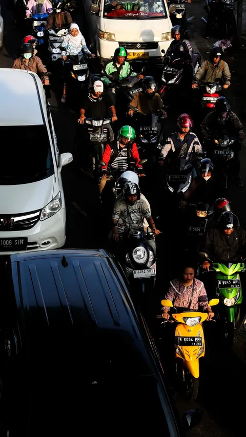 Jakarta Dikepung Macet Panjang Jelang Tengah Malam, Ini Titik-Titiknya