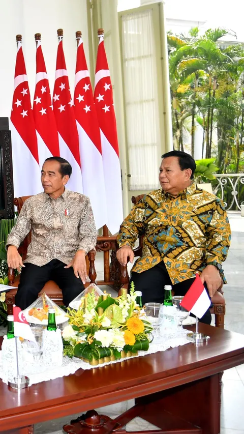 VIDEO: Dampingi Jokowi Temui PM Singapura, Adab Prabowo Tak Mau Injak Karpet Jadi Sorotan