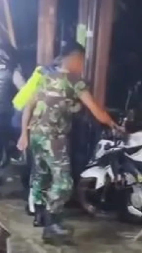Detik-detik Geng Motor Bersajam Masuk   Markas TNI AU di Halim Perdanakusuma,   Langsung 