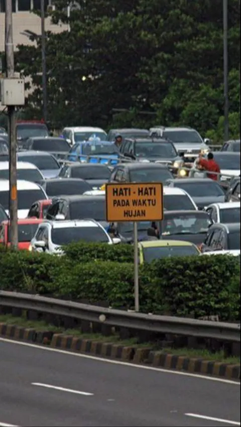 Jakarta Macet Parah Jelang Tengah Malam, Ternyata Penyebabnya Karena Hal Ini