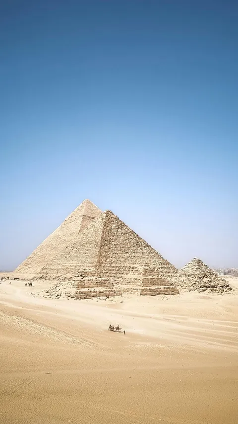 Tampak Gersang, Begini Penampakan Komplek Piramida Mesir Dipotret dari Luar Angkasa