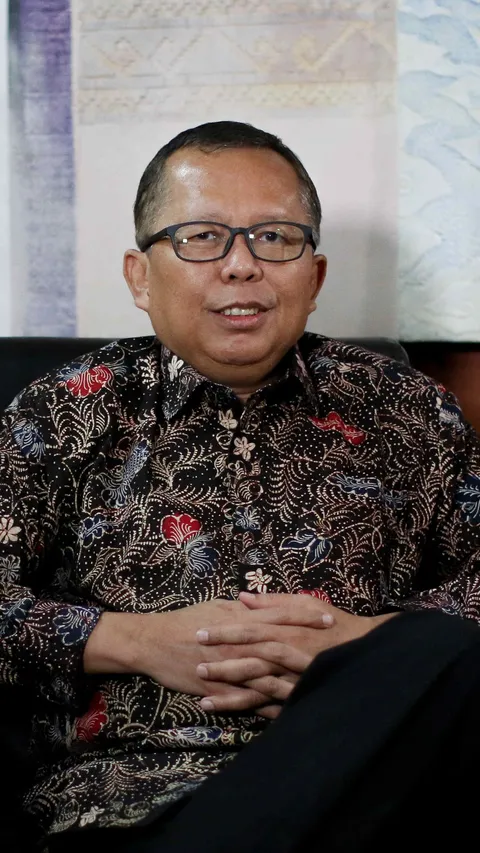 VIDEO: Hakim MK Arsul Sani Bela Presiden Jokowi Soal Dana Bansos, "Saya Eks DPR Pasti Ngerti"