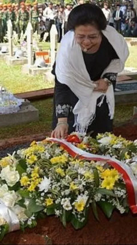Potret Lawas Putri Sang Proklamator Hadiri Pemakaman Suaminya, Ada Sosok Ibu Negara yang Dirindukan