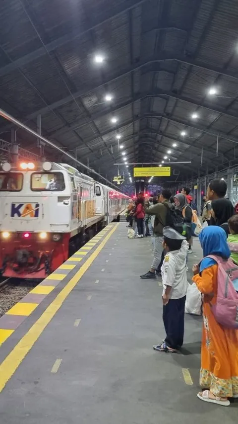 Surabaya Jadi Destinasi Favorit Pemudik Kereta dari Jakarta