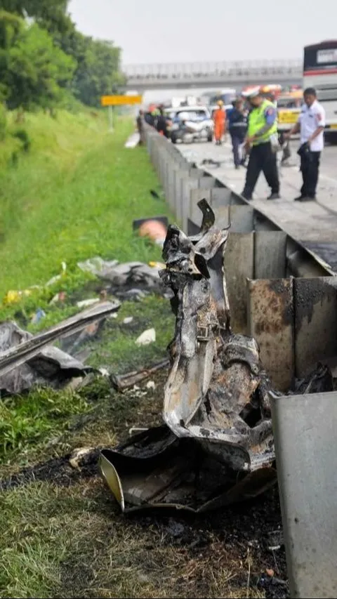 VIDEO: Kecelakaan Maut Tol Cikampek KM58 Jalur Contraflow, Polisi Pastikan Banyak Korban Tewas