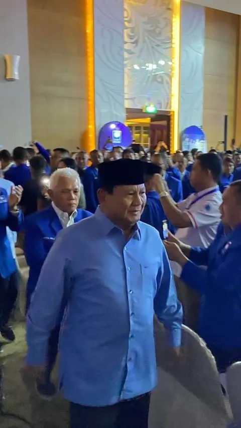 Prabowo Cium Tangan Dua Wanita Hebat Istri Jenderal TNI Legenda Kopassus