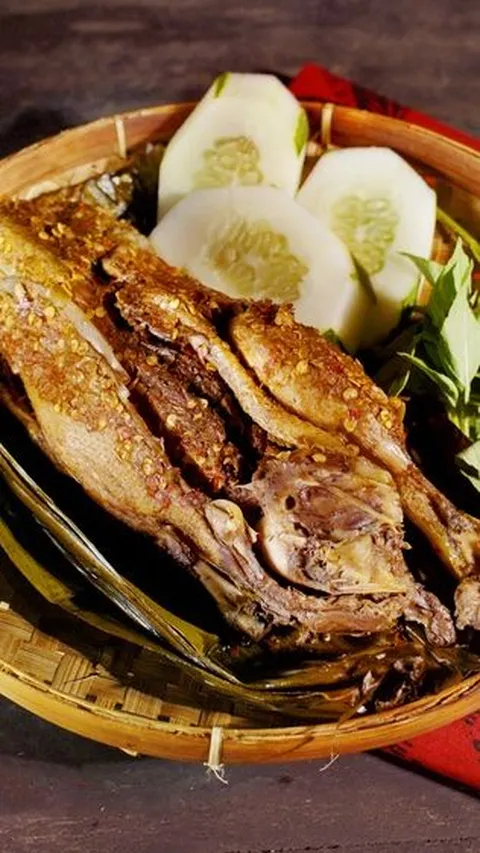 Menikmati Lezatnya Bebek Songkem, Kuliner Khas Madura Simbol Penghormatan untuk Para Ulama