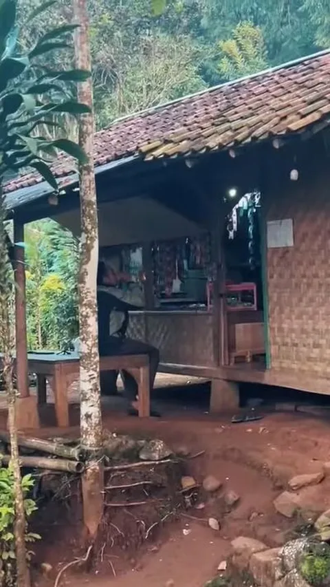 Potret Kampung Pedalaman Cianjur Ini Bikin Nostalgia, Warung Kopinya Serasa Tahun 1980-an