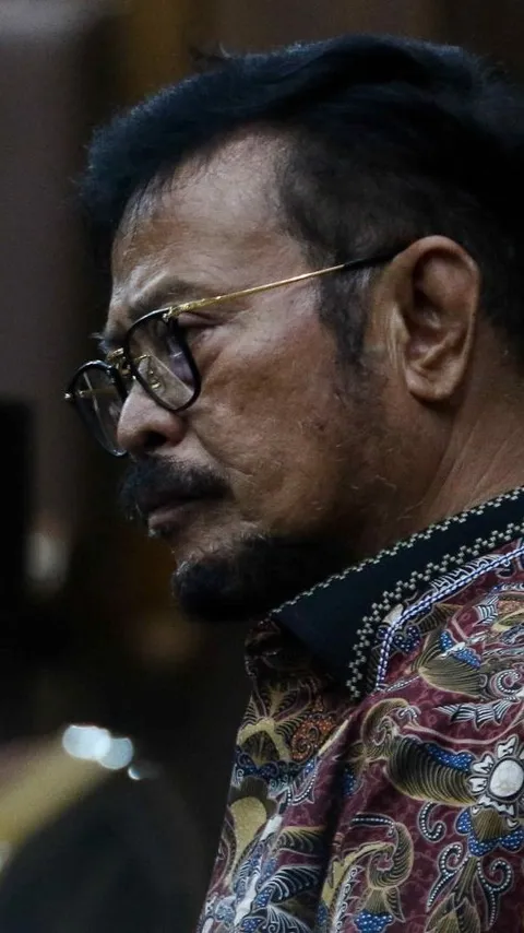 SYL Kirim Karangan Bunga dan Kue Ulang Tahun ke Pedangdut Nayunda