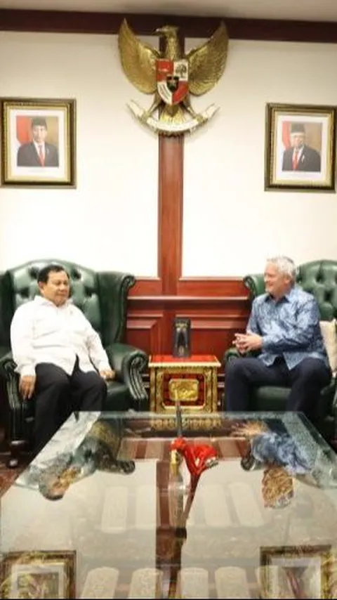 VIDEO: Pembicaraan Hangat Menhan Prabowo dengan Menko Airlangga dan Sekjen OECD