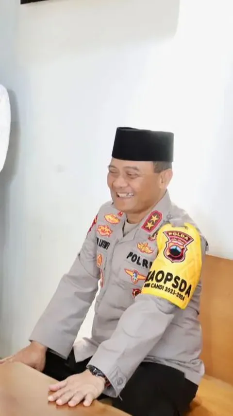 Momen Kapolda Jateng Temui & Tepuk Pundak Bhabinkamtibmas sampai Grogi, Langsung Beri Perintah Ini ke Atasan