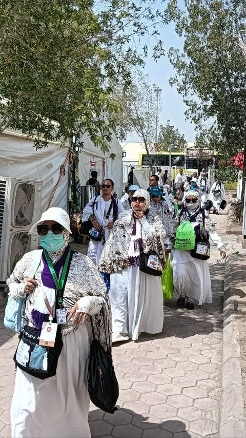 Puncak Haji, Jemaah Indonesia Bergerak ke Arafah untuk Wukuf