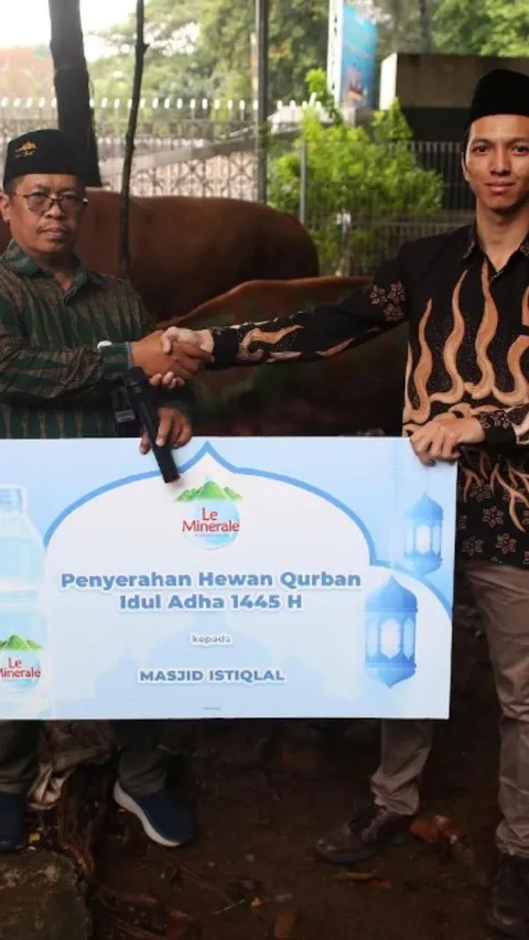 Peringati Hari Raya Iduladha 1445 H, Le Minerale Serahkan Sapi Limosin ke Masjid Istiqlal