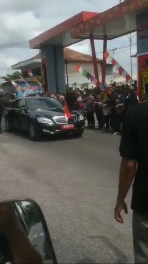 VIDEO: Sopir Ambulans Viral Tertahan Jokowi Bawa Pasien Kritis Minta Maaf