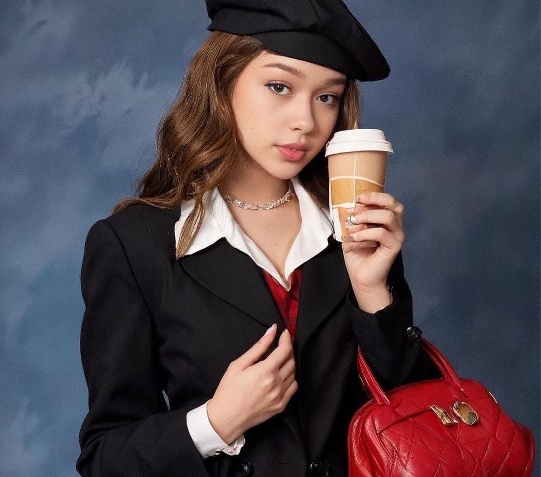 Dipuji Secantik Boneka Barbie, Potret Rebecca Klopper Dalam AI Yearbook Jadi Sorotan