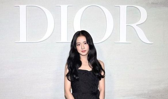 Sebut saja Dior, yang menggandeng Jisoo Blackpink sebagai Brand Ambassador nya.