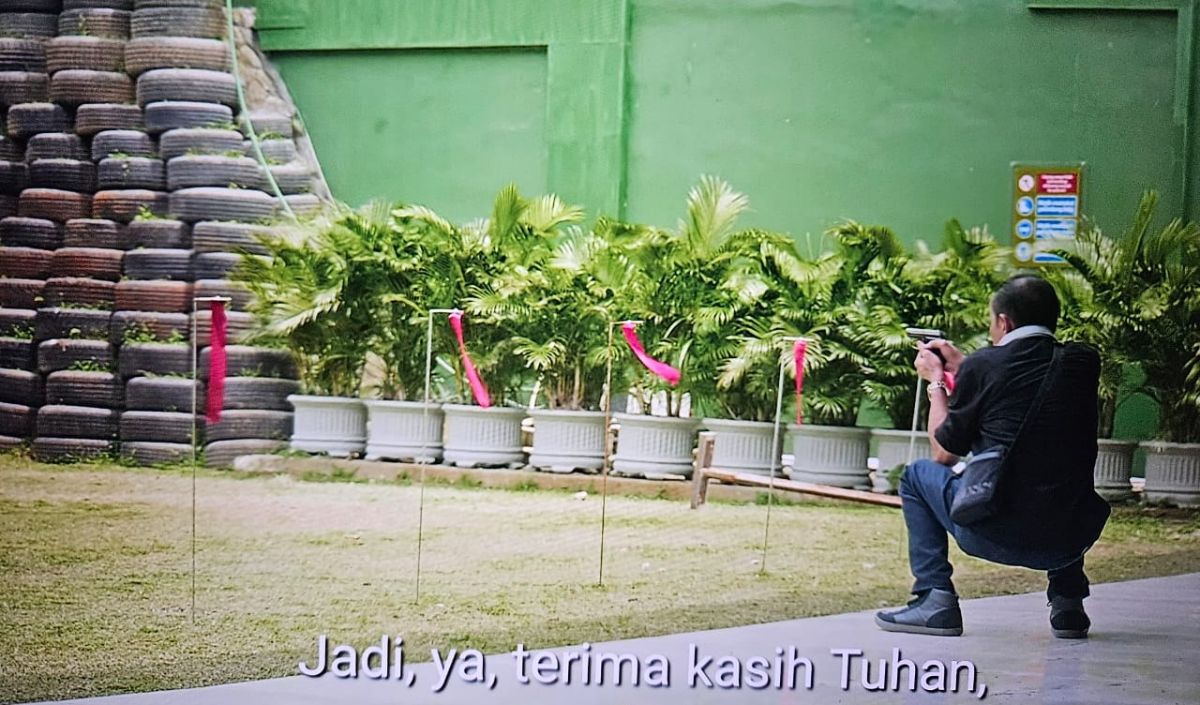 Ini waktu di Polda waktu ramai-ramai, ada Pak Tito, Pak Krishna. Pak Tito ngelihat ini justru dia panas, dia bilang, Wah Ed lo persidangan bakalan scientific, ramai ini. Dia bilang begitu,