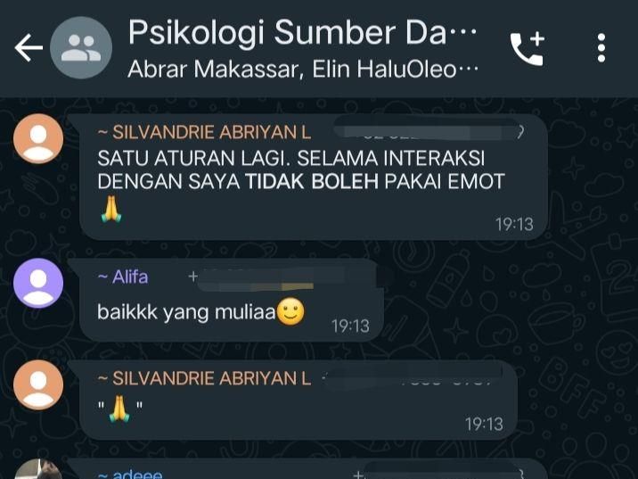 Nggak Boleh Pakai Emot