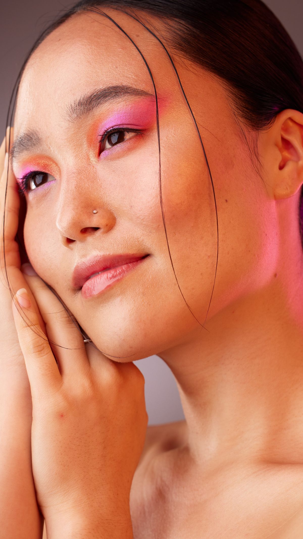 Bright & Intense Eye Makeup jadi Tren Hingga 2024