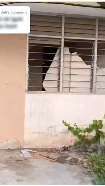 Transformasi Rumah Tua yang Menyeramkan, Berubah 180 Derajat Jadi Hunian Super Mewah, Ruang Tamunya Estetik Banget