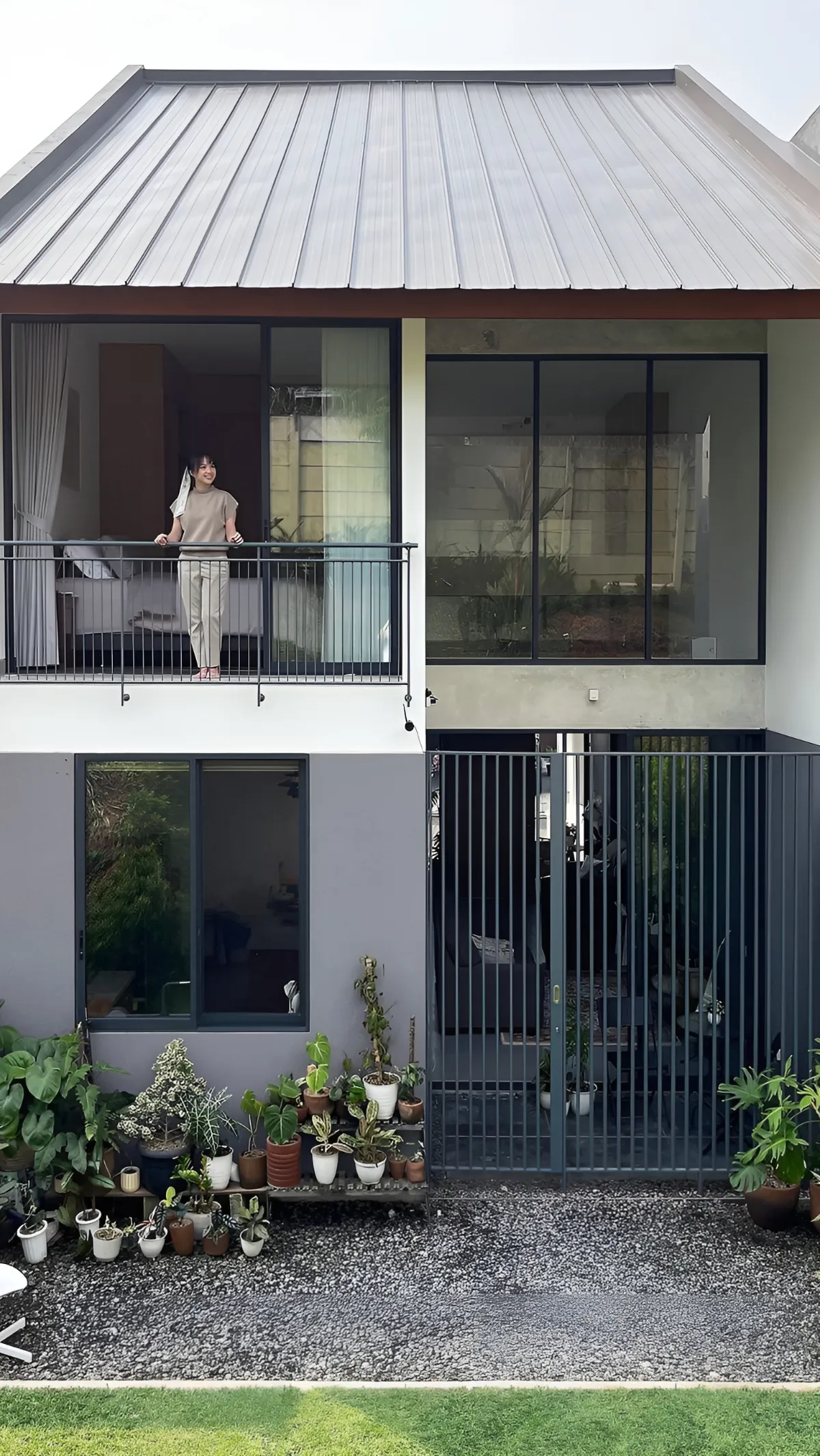 Belakang Rumah Dibuat Estetik, Tampilannya Jadi Asri Banget