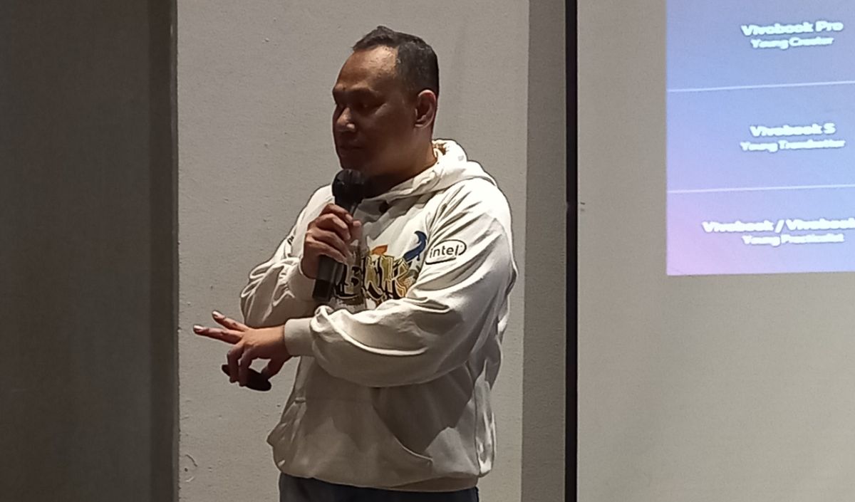 Hal ini memungkinkan pengguna dengan mudah membawa laptop ke mana saja tanpa kesulitan.