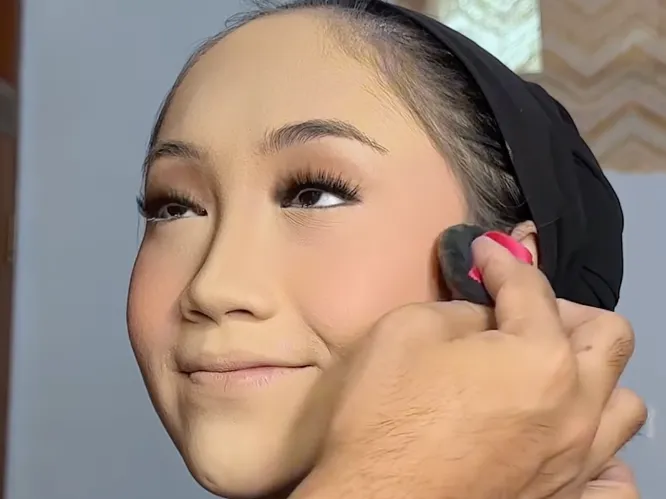 Pakai Blush Tambahan