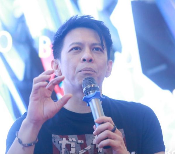 Pengakuan Ariel NOAH Soal Cium Pipi BCL: Sebenernya Bukan Cium, Tapi...