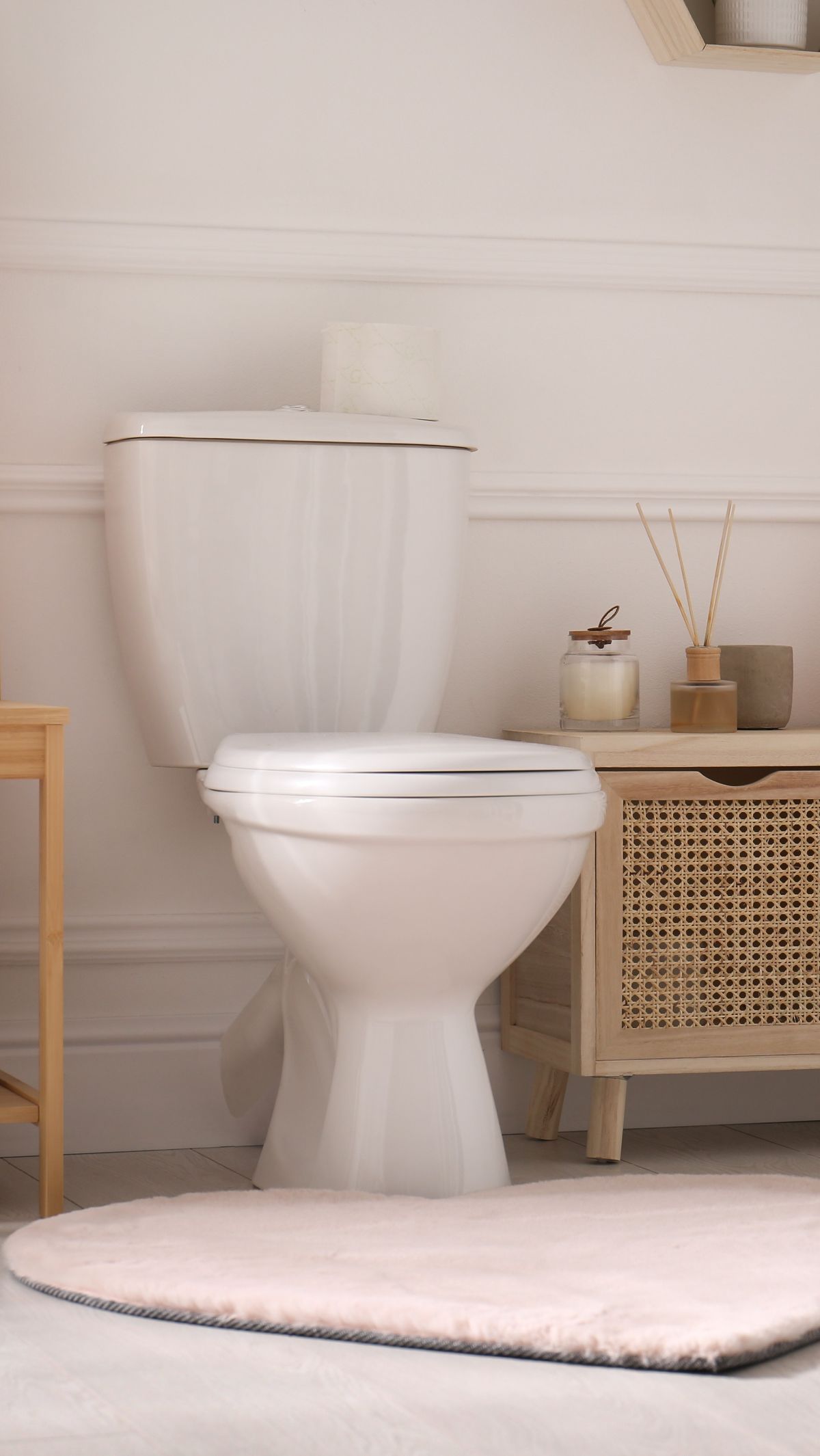 30 Menit Tak Kunjung Menyahut, Pria BAB Sambil Main HP di Toilet Ditemukan Sudah Lumpuh