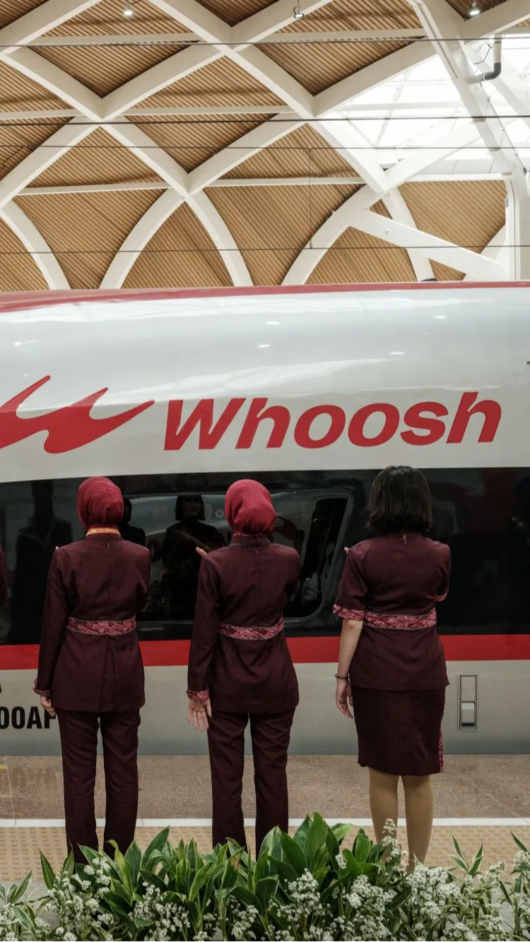 Resmi! Harga Tiket Kereta Cepat Whoosh Dijual Rp300 Ribu, Simak Cara ...