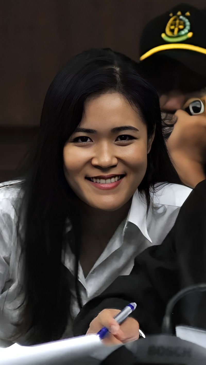 Bukan Psikopat Narsistik, Ternyata Ini Alasan Jessica Wongso Senyum ...