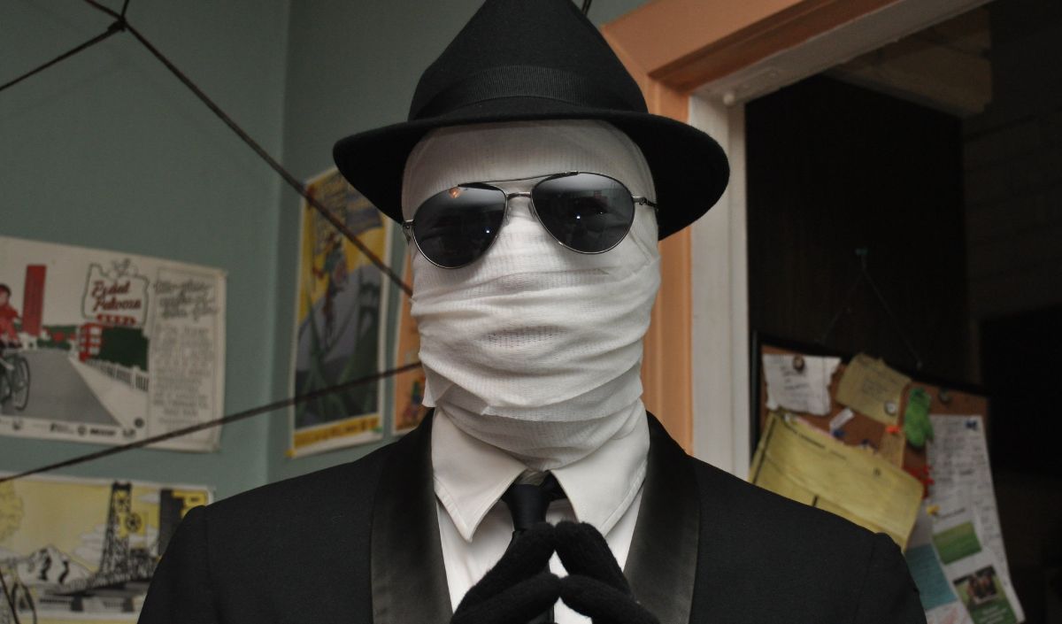 5. The Invisible Man Costume: A Throwback Classic<br>