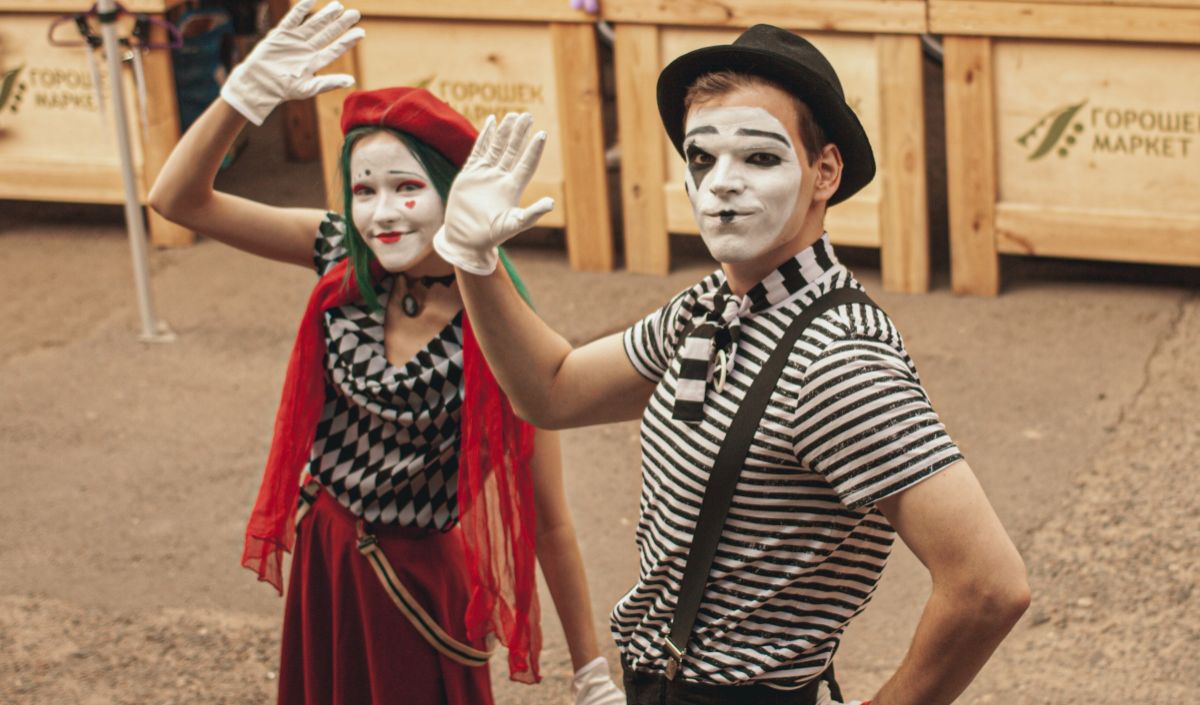 8. Creepy Mime Costume: Silent and Spooky