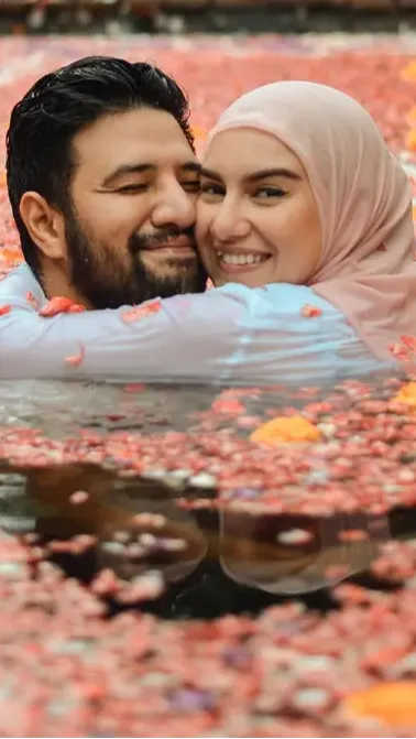 Diterpa Isu Cerai, Irish Bella dan Ammar Zoni Kompak Hadiri Pengajian