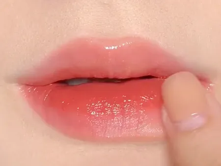 Baurkan Warna Lipstik