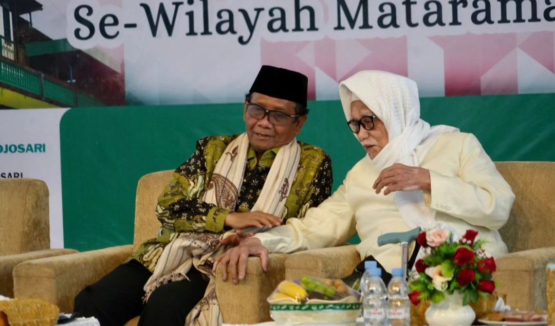 Dulu rasanya saya merasa sepi, sendiri, karena kalau saya ngomong terus wartawan langsung bully. Nah, sekarang ada Pak Mahfud nih belain saya dah,