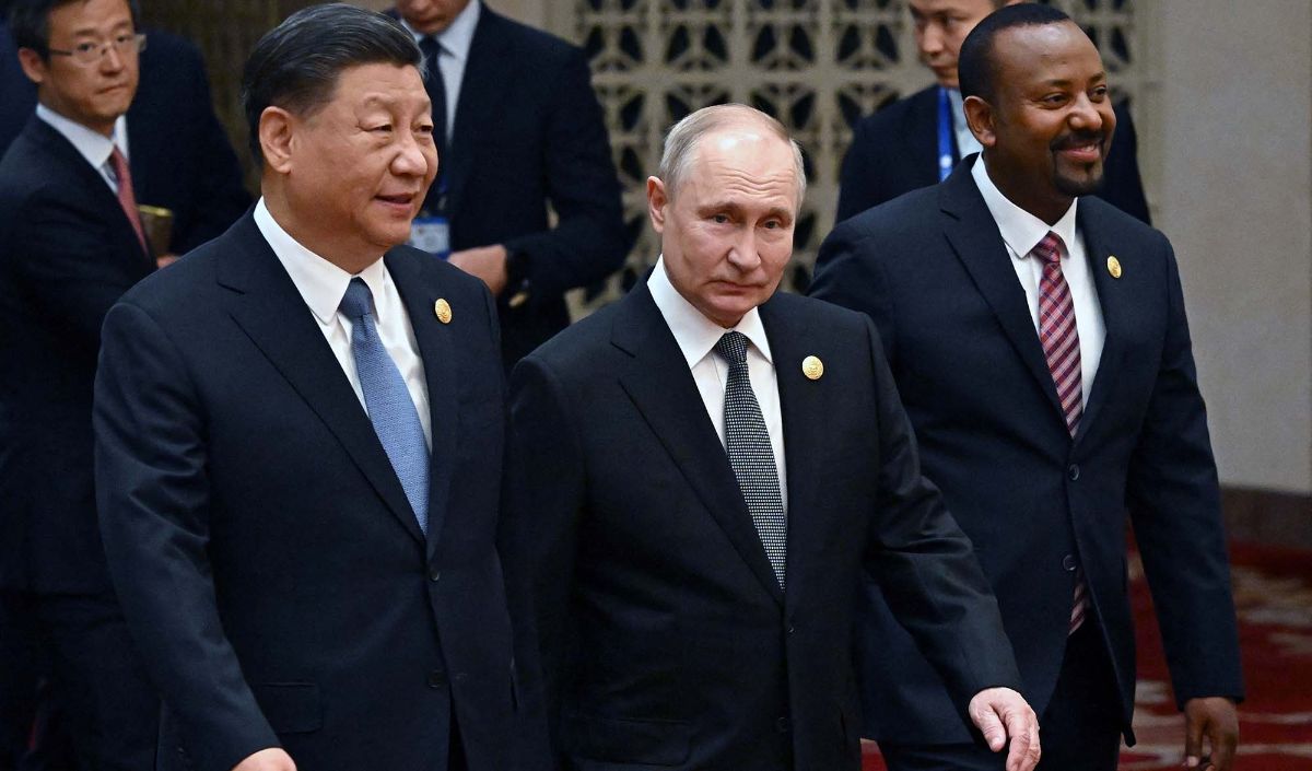 FOTO: Senyum Merekah Putin Dan Xi Jinping Perlihatkan Persahabatan ...