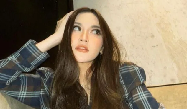 Mahalaini Menegur