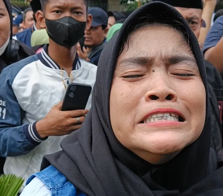 Datang Ke KPU, Ibu Ini Dukung Ganjar Tapi Hatinya Masih Milik Anies