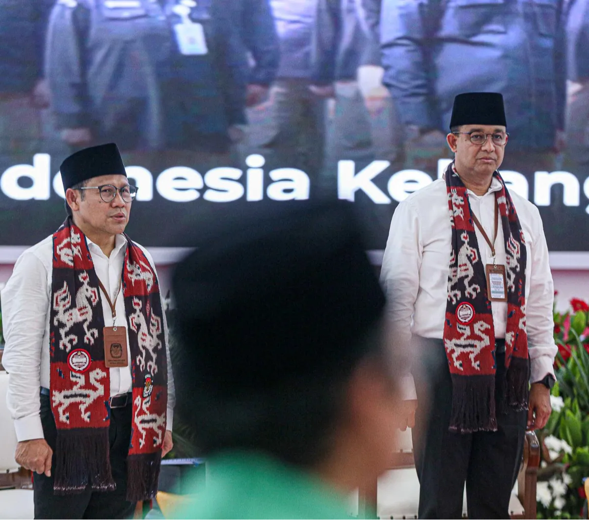 FOTO: Kompak Acungi Jempol Dan Tersenyum, Anies Dan Cak Imin Resmi Jadi ...