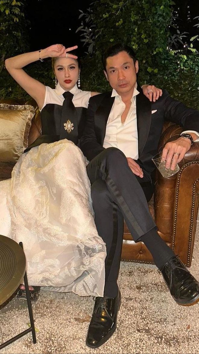 Momen Sandra Dewi Lengket Banget sama Berondong Ganteng, Vibesnya Kayak Mafia Hongkong