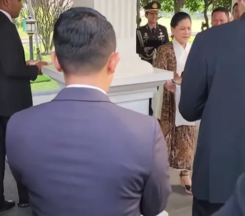 Paspampres Beri Kejutan untuk Iriana, Suapan Pertama Kue Ultah Bukan ke Jokowi