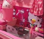Potret Rumah Die-Hard Fans Hello Kitty, dari Teras sampai Kamar Mandi Serasa Dipantau Kucing Gemas