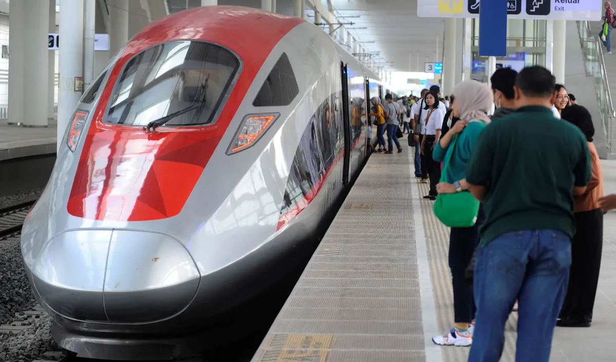 Empat Stasiun