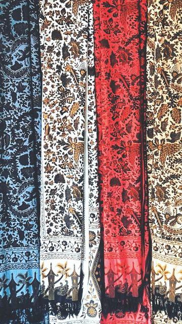 <b>Batik Tanah Liek Berbahan Alami</b>