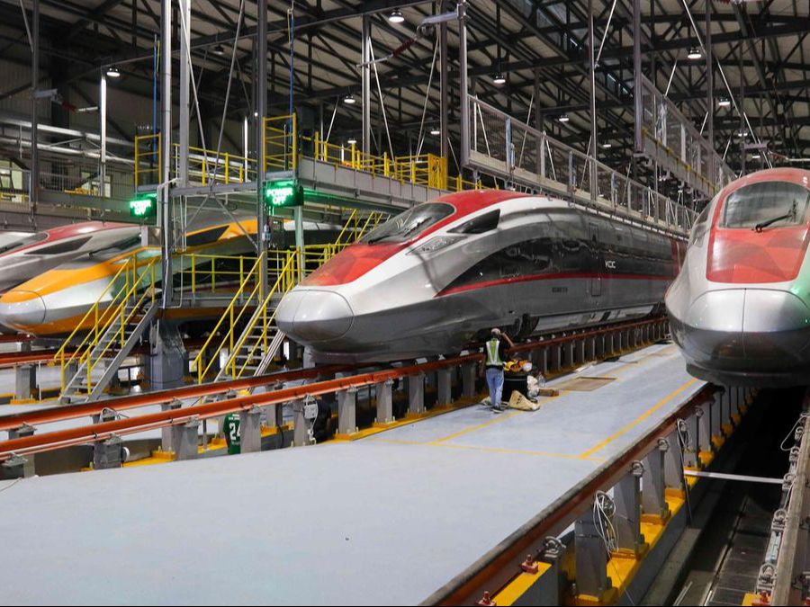 Asyik, Naik Kereta Cepat Jakarta-Bandung Whoosh Masih Gratis