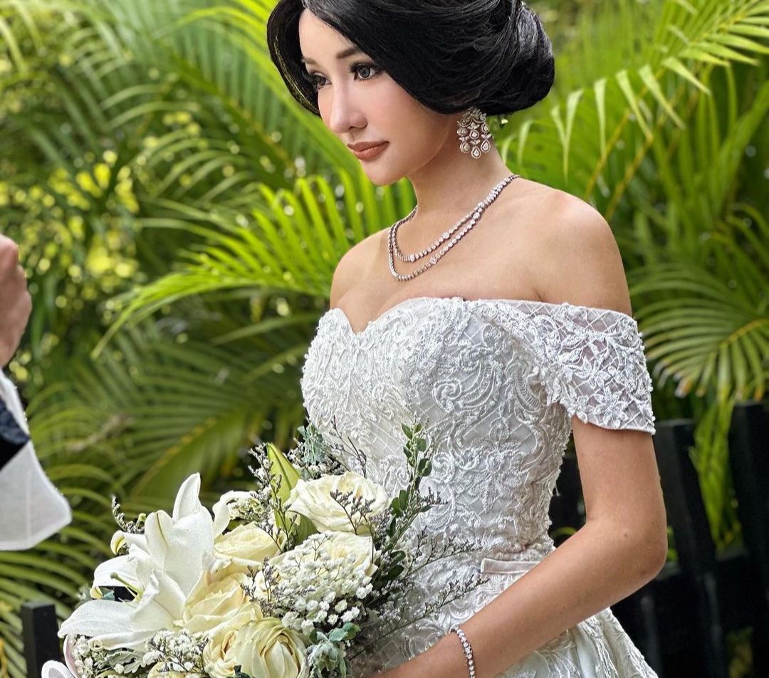 Busana Maternity Shoot Lucinta Luna Jadi Omongan: 'Kok Kaya Kain Kafan'