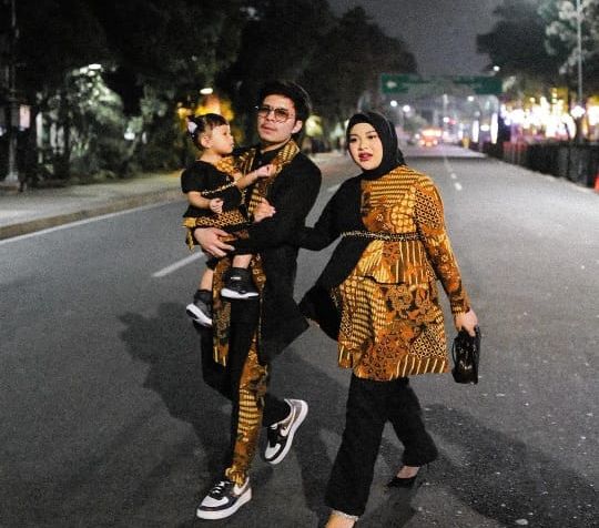 Momen Ameena Bikin Jokowi Gemas, Ikut Catwalk sama Atta Aurel di Acara Istana Berbatik